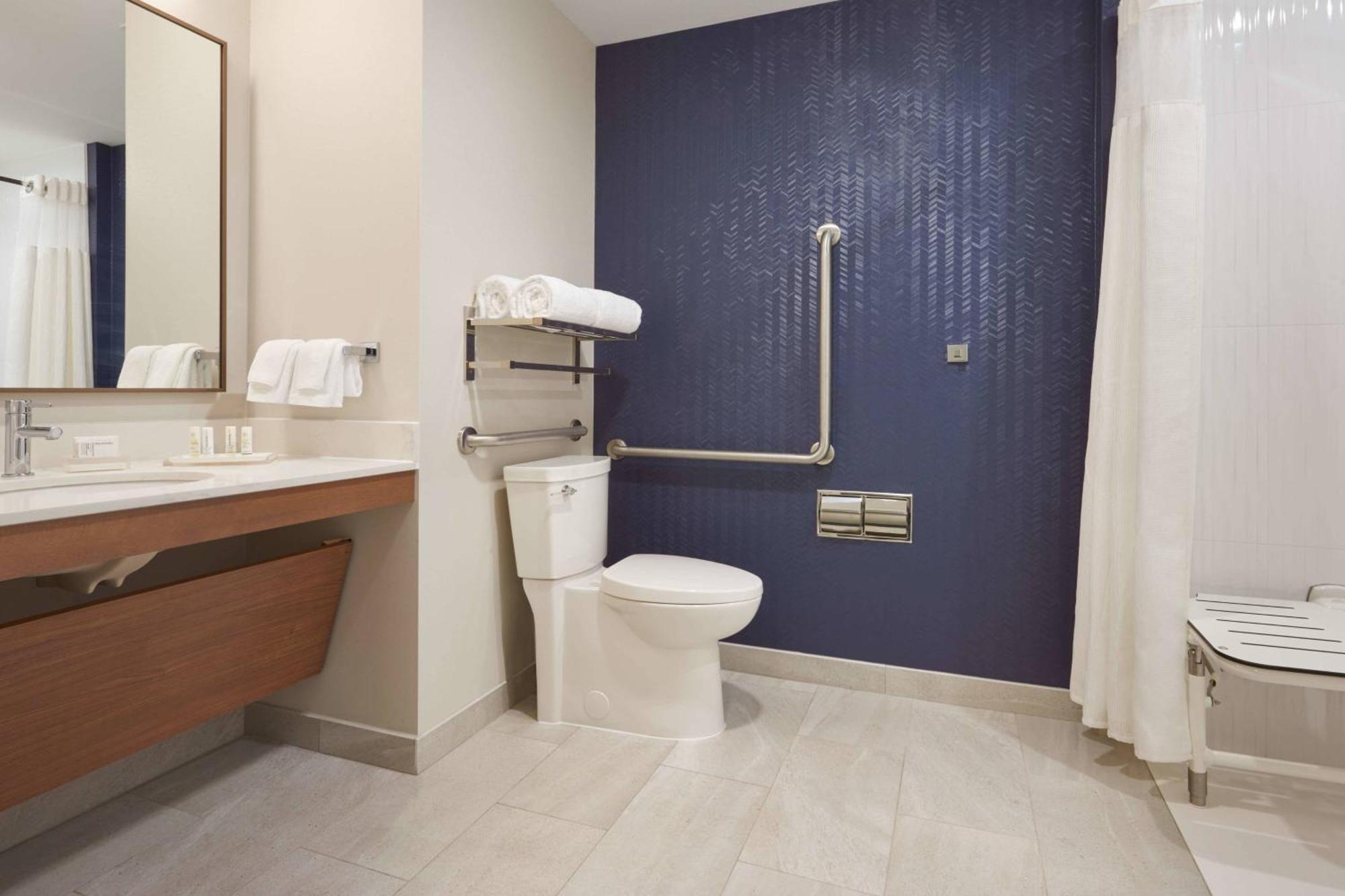 Fairfield By Marriott Inn & Suites Orillia Exterior photo
